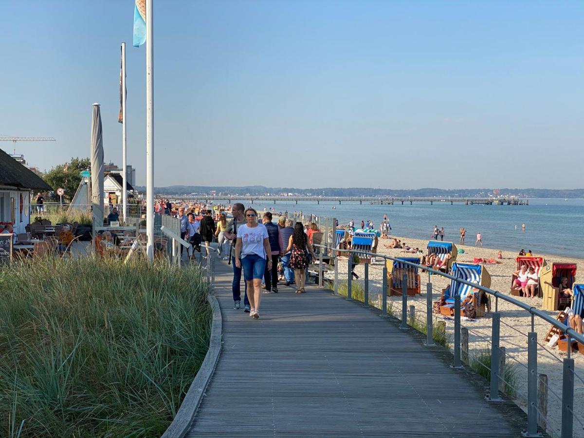 Studio Mit Panorama-Meerblick Und Direkter Strandlage In Scharbeutz Exteriör bild